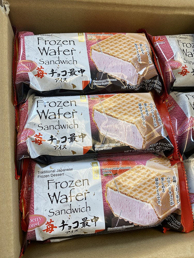 Imuraya Frozen Wafer Sandwich, Strawberry Flavored, 1 box, 18pcs/box